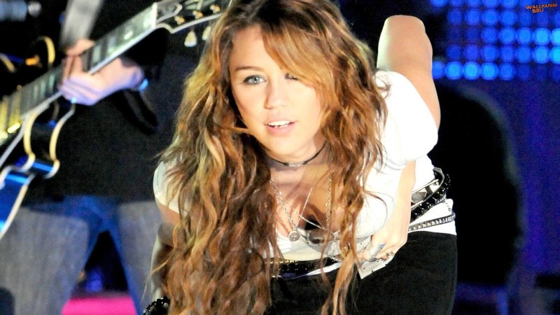 Miley Cyrus Free Widescreen 1600x900 44 HD